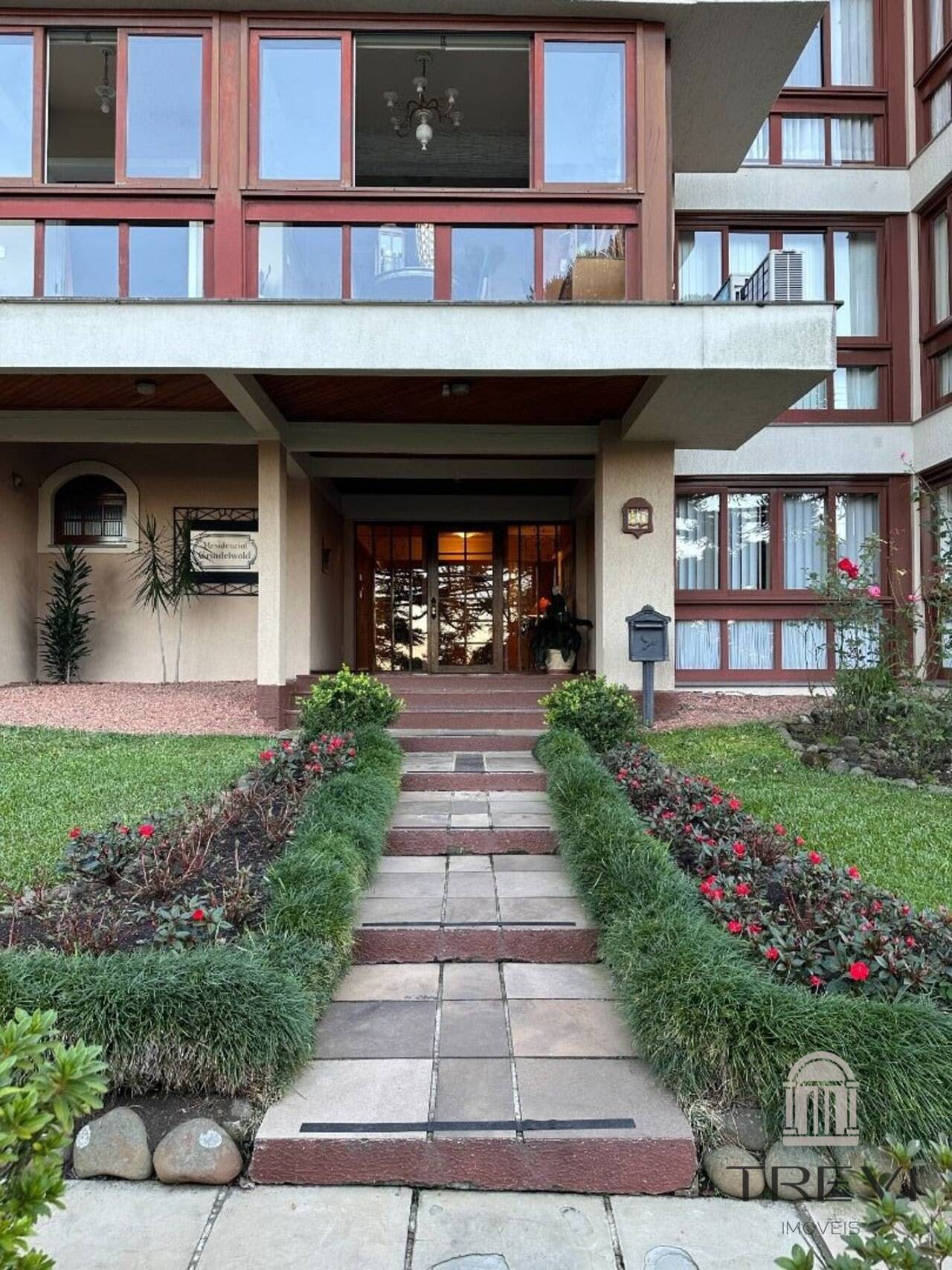 Apartamento no bairro Jardim Bela Vista, em Gramado, foto 2 de 15