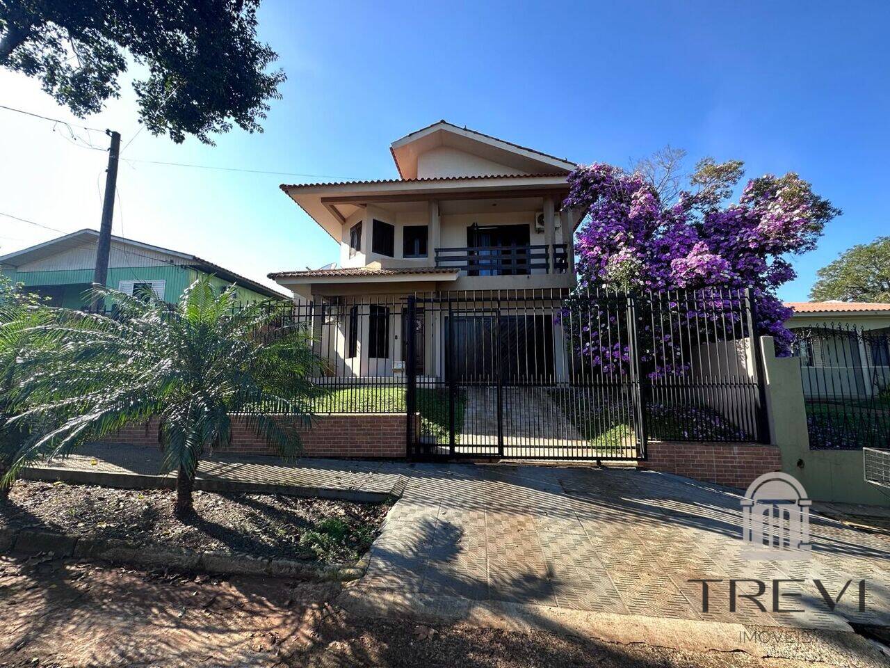 Casa no bairro Glória, em Santa Rosa, foto 2 de 15