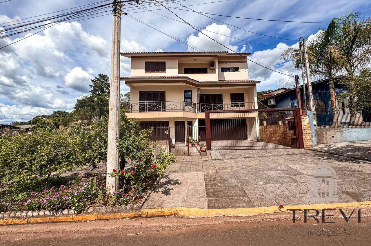 Casa no bairro Central, em Santa Rosa, foto 2 de 15